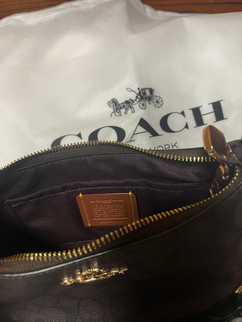 テリ ショルダー バッグ・シグネチャー キャンバス