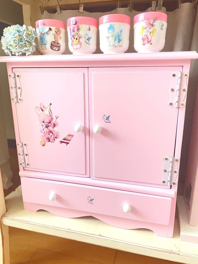 専用です。木製キャビネット小さめピンク＆デカール＆ミルクガラスセット·͜· ♡