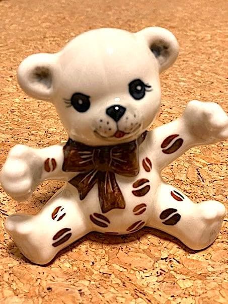 ★トリニ ポーリッシュポタリー コーヒー豆 リボン くま 置物★ポーランド 陶器