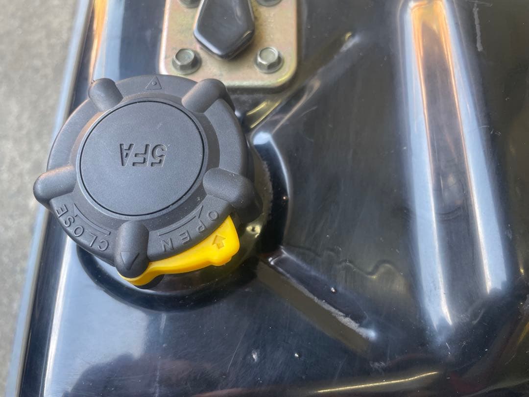 グランドアクシス100 タンク