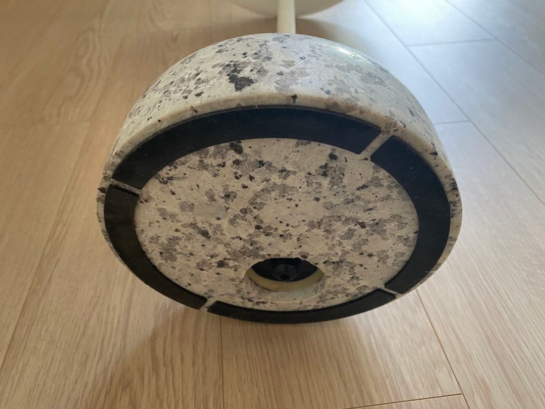 ヘイ ボウラー サイドテーブル クリームホワイト 送料込み