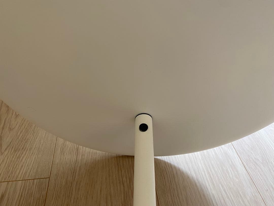 ヘイ ボウラー サイドテーブル クリームホワイト 送料込み