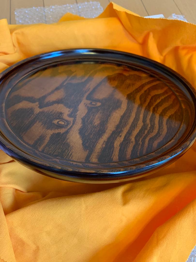 漆塗りの菓子器　専用箱付き