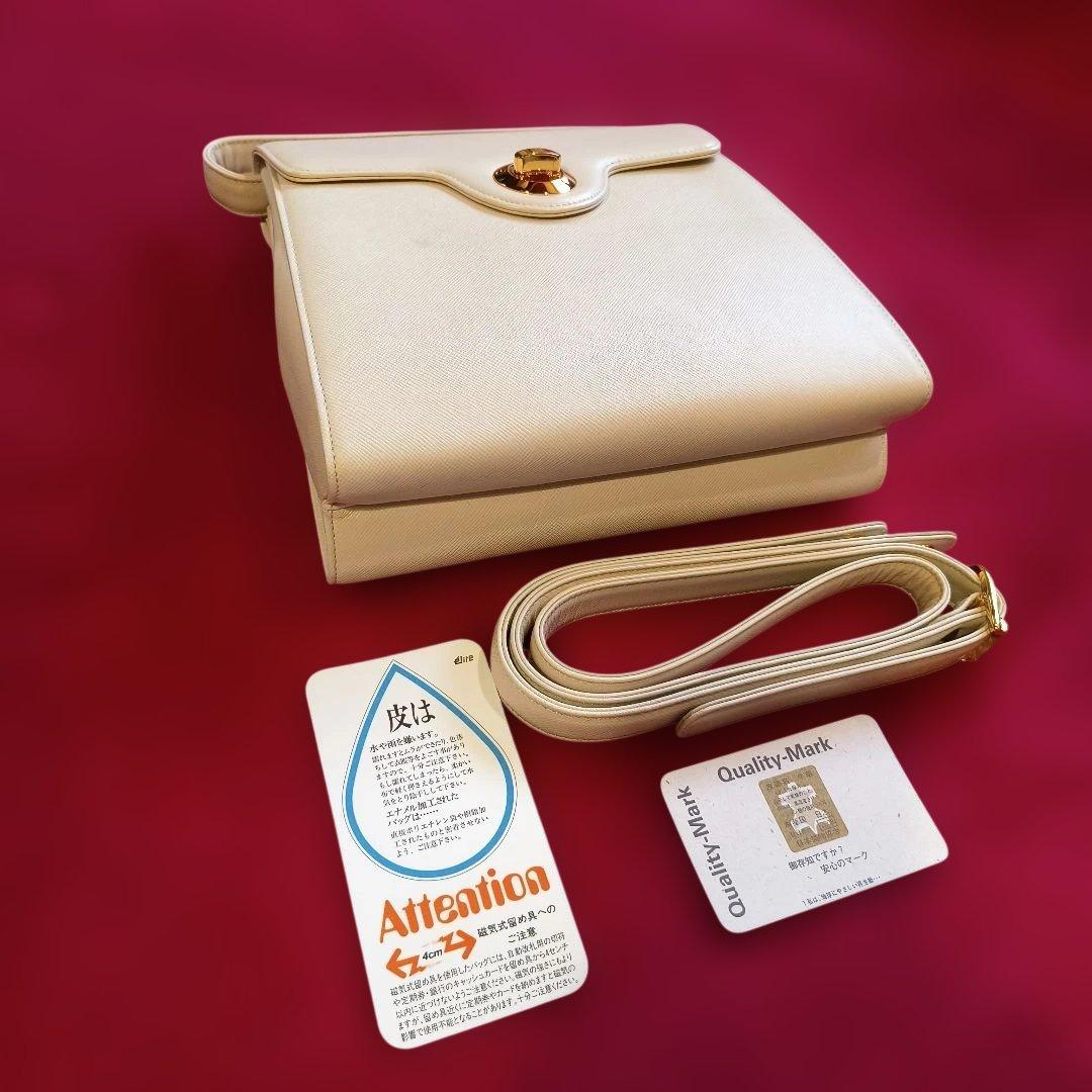 Whiteboo!!様 ジバンシー牛革　日本製　ハンドショルダー