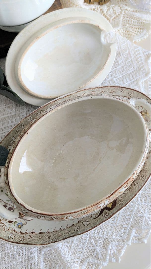 クレイユモントロー alexandra蓋付きソーシエール フランス アンティーク