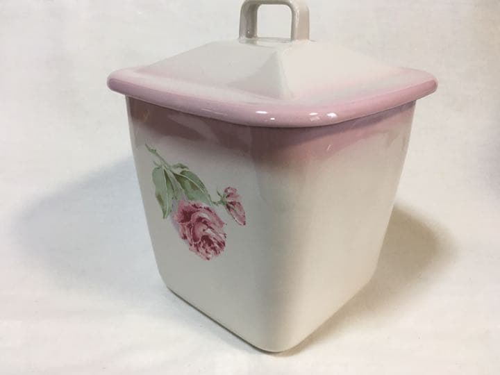 イマン　イリス　角キャニスター　希少な逸品ですから