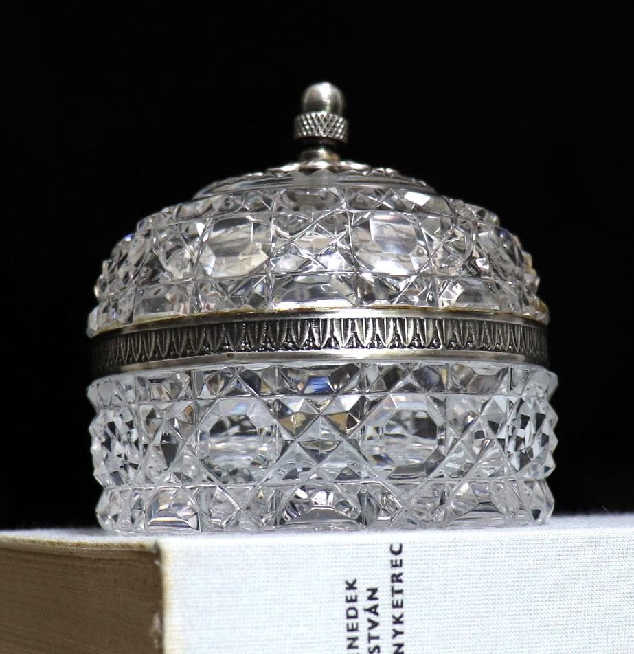 オールド・バカラ 銀装飾蓋物 ダイヤモンドカット 小物入れ ディアマンピエーリー