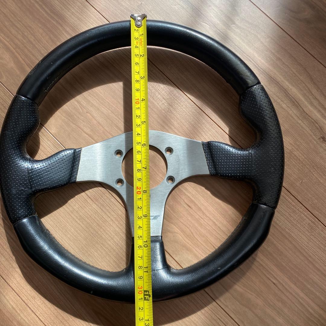 MOMO RACE モモ レース　ステアリング 小径　革　32パイ