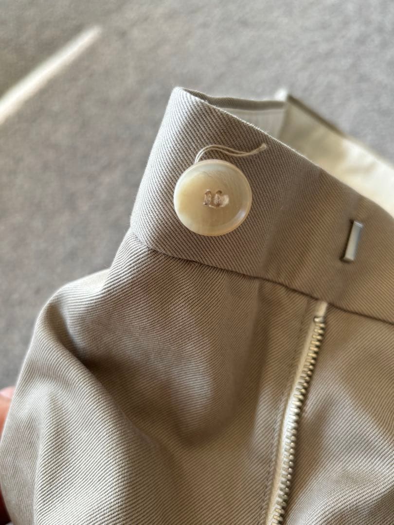 leoleo3　AURALEE カーキベージュ チノパン