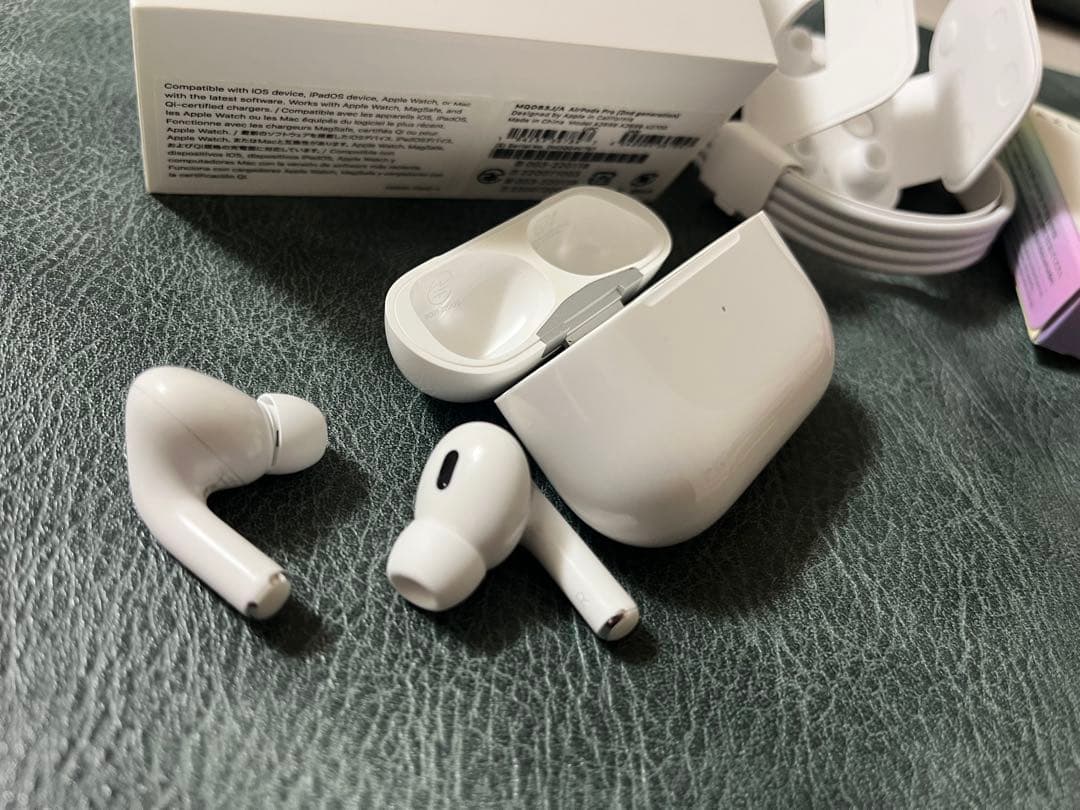 AirPods Pro 第2世代 ｜美品｜付属品完備・イヤーピース全未使用