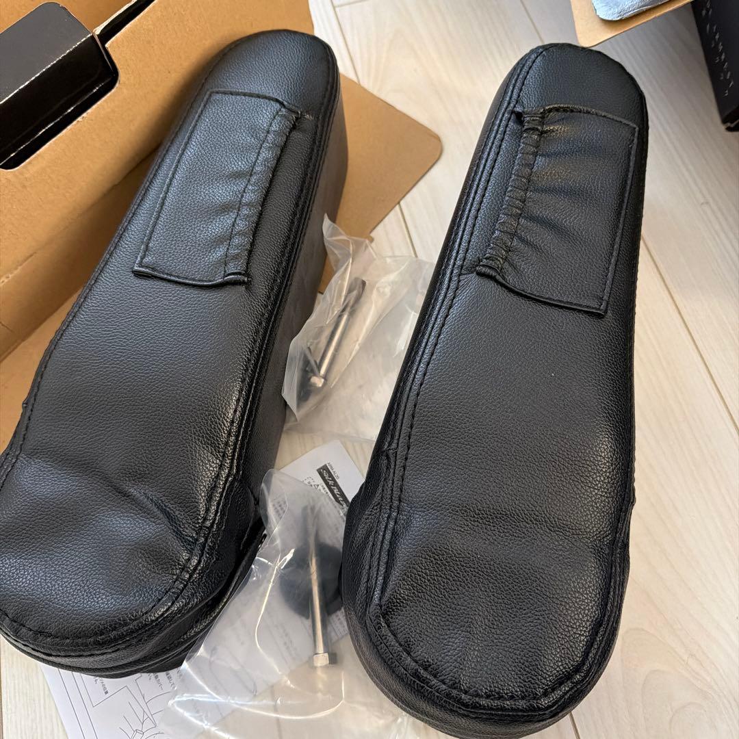 仮*r様 ヴォクシー80系アームレスト