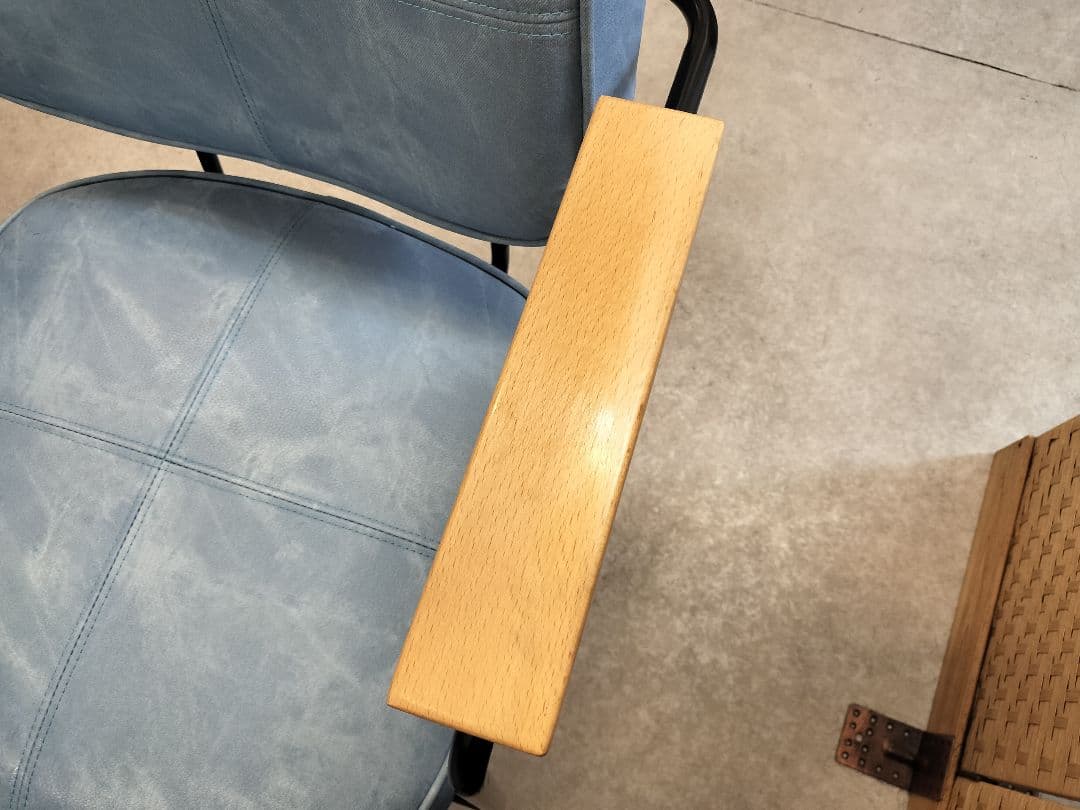 美品マテリ　スタイリングチェア